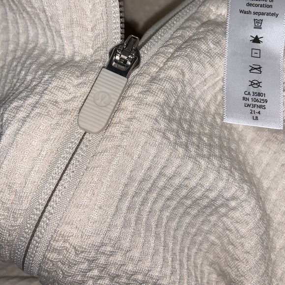 Lululemon Athletica Engineered Warmth Half-Zip - Picture 5 of 9